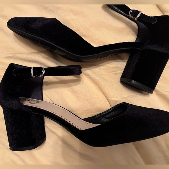 Circus by Sam Edelman faux suede sandals 11 - Picture 1 of 6
